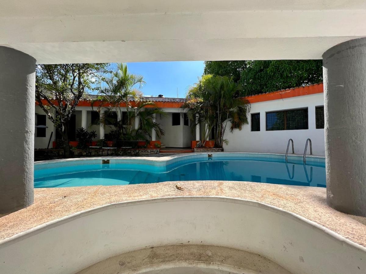Espacio Creado Para 3 Personas Con Piscina Mérida Exterior foto